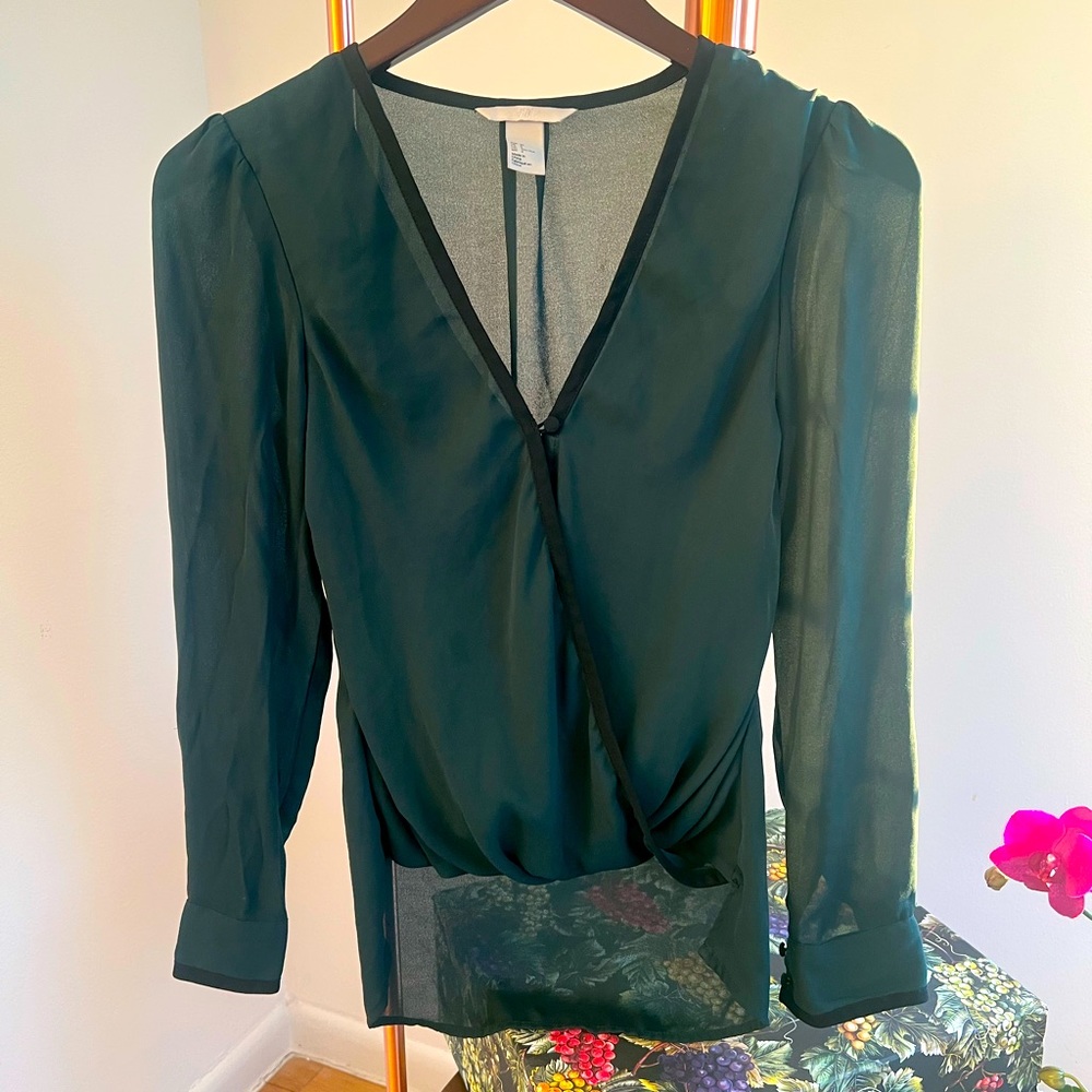 {H&M} green blouse